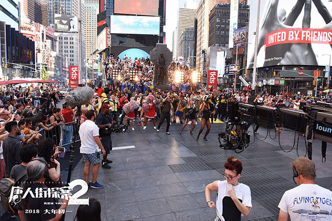 《唐探2》欢脱搞笑回归，王宝强刘昊然“扭”到了纽约时代广场