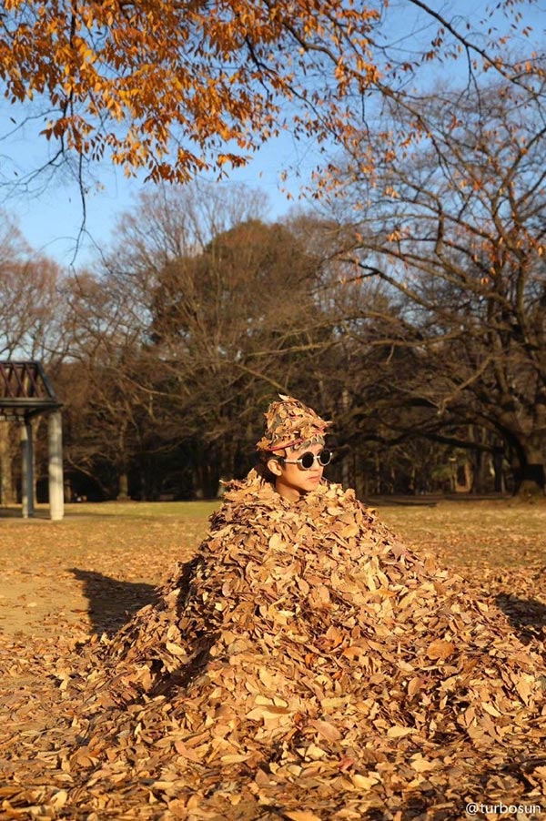 孙俪等等小花“堆雪人”,邓超安静当“模特” 孙俪等等小花“堆雪人”,邓超安静当“模特”